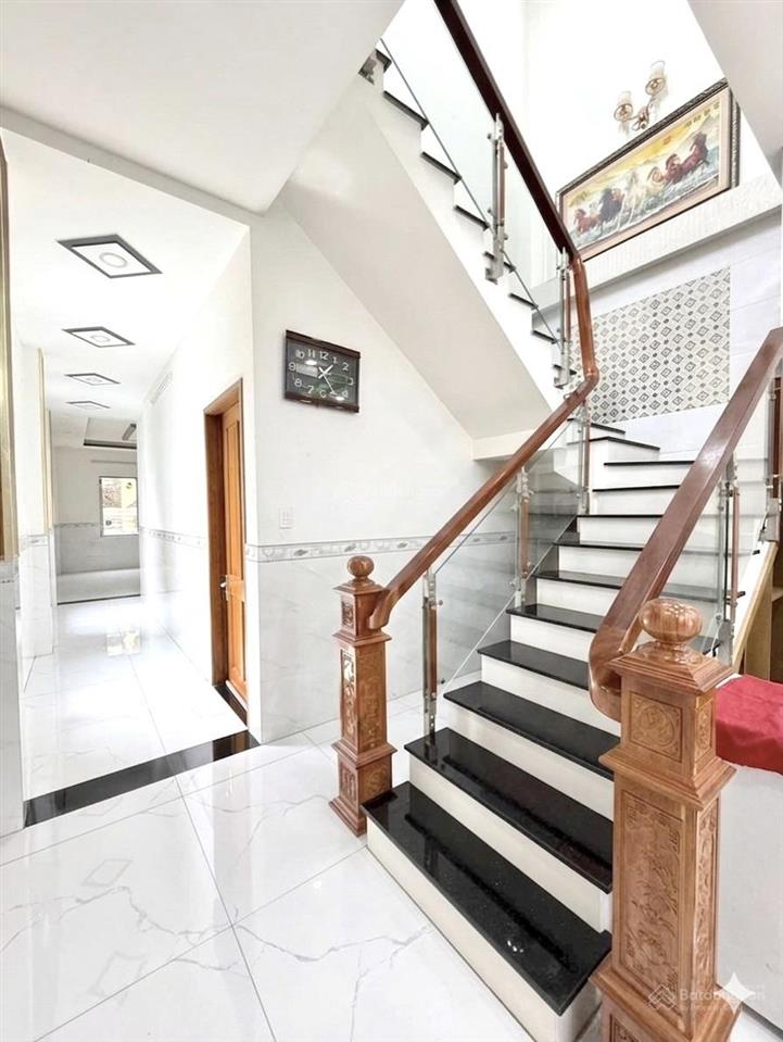Nhà phố 2 tầng sát mt huỳnh tấn phát, quận 7, 4.6m x 22m, ô tô đổ cửa, giá 6.2 tỷ