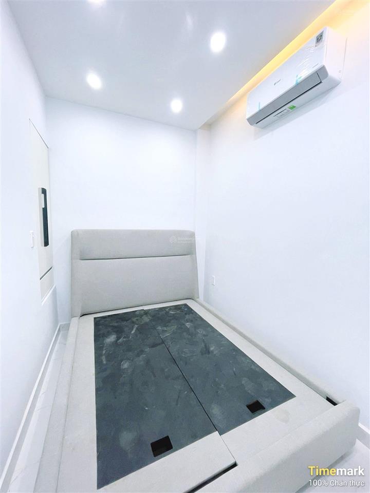 Nhà mới 2 tầng sát hxh lâm văn bền, quận 7, 3m x 9m, shr, không quy hoạch, giá 2,9 tỷ