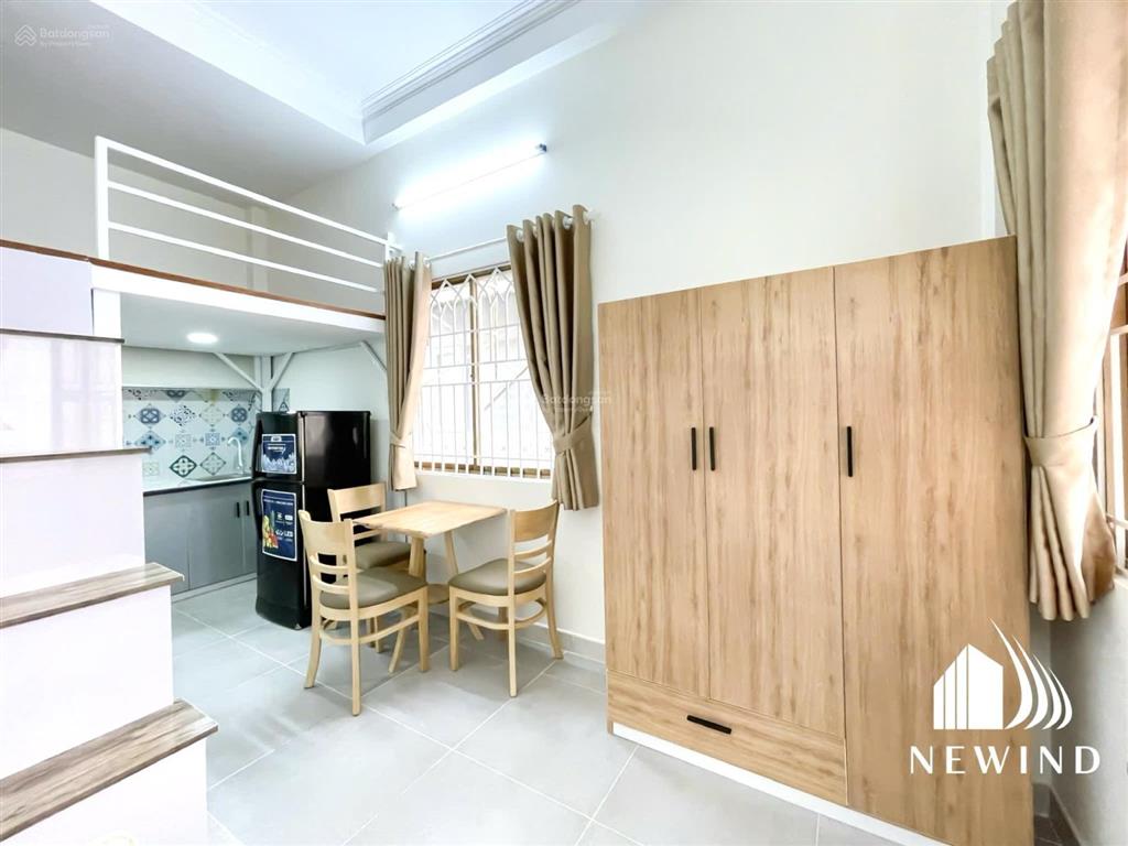 Chdv 5 tầng, giáp quận 4, 30tr/tháng, 4m x 17m, giá 6.x tỷ