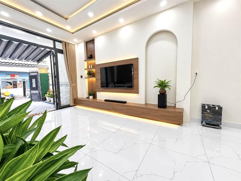 Sát mặt tiền huỳnh tấn phát, quận 7, 4.6m x 2, 2 tầng, ô tô đỗ cửa, 4pn full nt, chỉ 6.2 tỷ