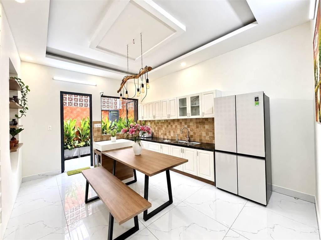 Sát mặt tiền huỳnh tấn phát, quận 7, 4.6m x 2, 2 tầng, ô tô đỗ cửa, 4pn full nt, chỉ 6.2 tỷ