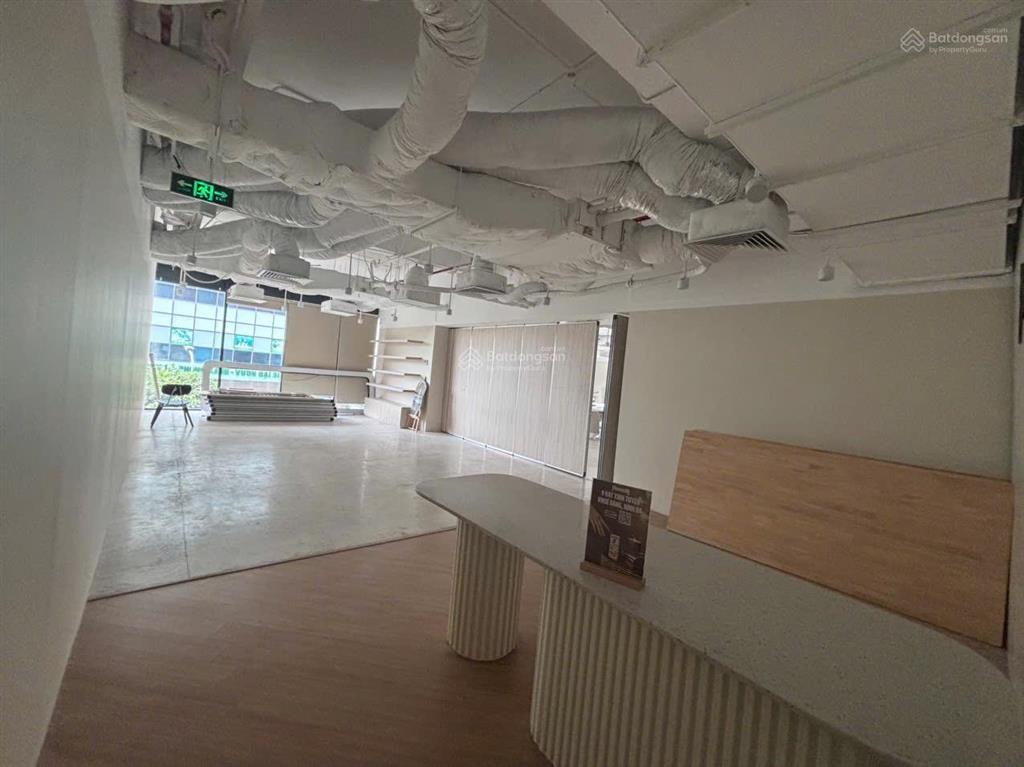 Cho thuê mặt bằng tầng 2, toà chung cư  văn phòng cao cấp phú mỹ complex ngoại giao đoàn
