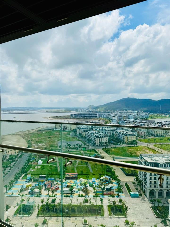 Chủ cần bán gấp căn stu góc view chéo biển alacarte đang vận hành homestay rất đông khách