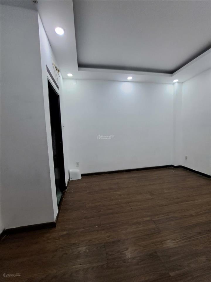 Cho thuê nhà góc mt đường rạch bùng binh p10 q3 giá 50tr/th