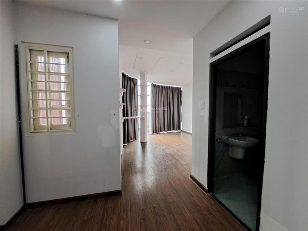 Cho thuê nhà góc mt đường rạch bùng binh p10 q3 giá 50tr/th