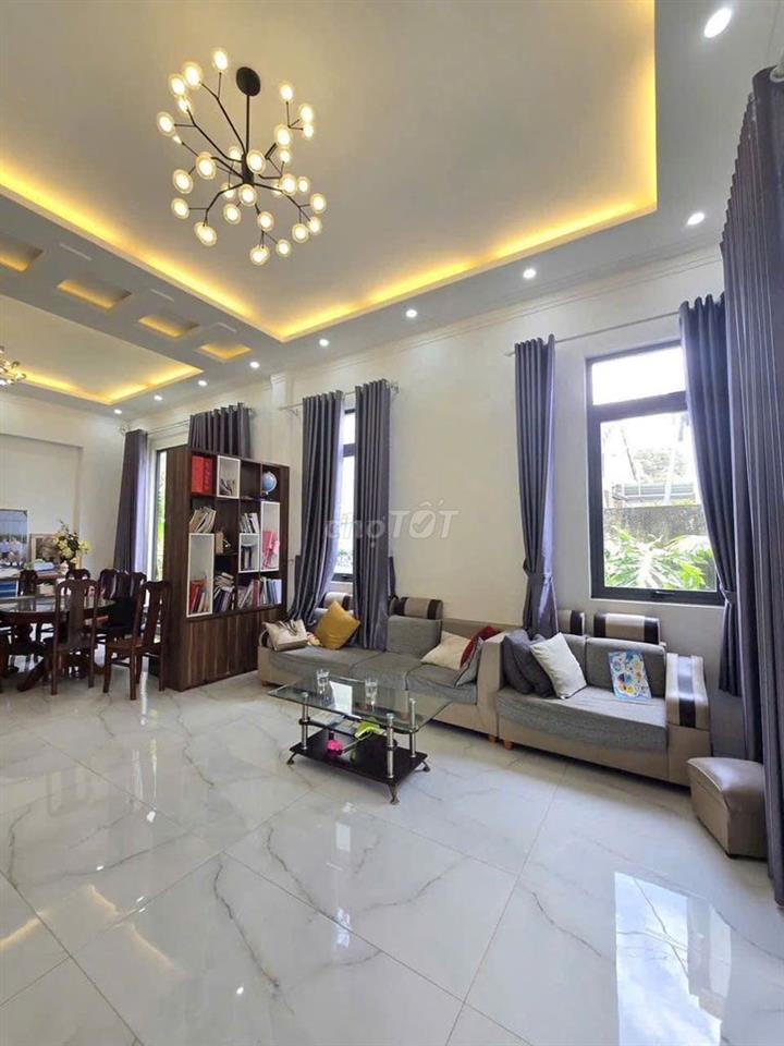CẦN BÁN NHÀ BIỆT THỰ MÁI THÁI TẠI BẢO LỘCDO CHỦ CHUYỂN NƠI Ở