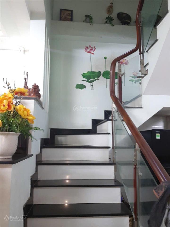 Hạ giá mới 5 tỷ 250. nhà đẹp 3 tầng (4x16) + 5pn. hẻm to 8m. sát ngã tư gò mây thông ng. thị tú.