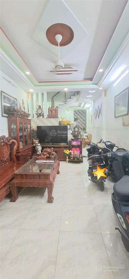 Hạ giá mới 5 tỷ 250. nhà đẹp 3 tầng (4x16) + 5pn. hẻm to 8m. sát ngã tư gò mây thông ng. thị tú.