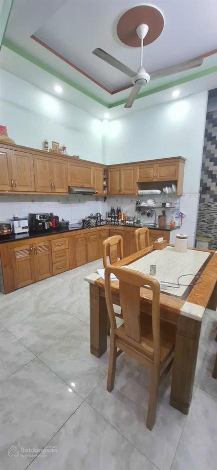 Hạ giá mới 5 tỷ 250. nhà đẹp 3 tầng (4x16) + 5pn. hẻm to 8m. sát ngã tư gò mây thông ng. thị tú.
