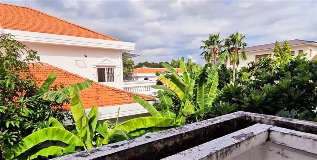 Biệt thự 820m2, 20x48, hồ bơi sân vườn, khu compound riêng tư cực kỳ an ninh, giá 175 tỷ tl