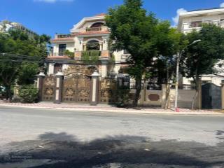 Biệt thự bề thế thảo điền, góc 2 mặt tiền, khuôn đất 500m2, ngang 20m, góc 2mt