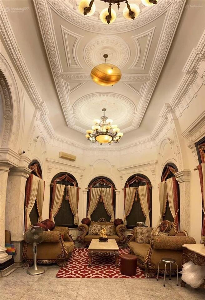 Biệt thự bề thế thảo điền, góc 2 mặt tiền, khuôn đất 500m2, ngang 20m, góc 2mt