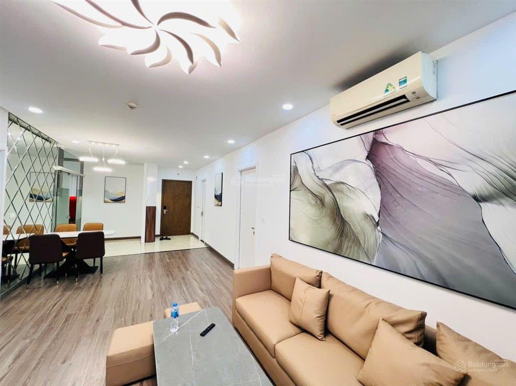 Bán căn 3 phòng ngủ, dt 95m, toà the sun  mễ trì, nhà full đồ, ban công đông nam