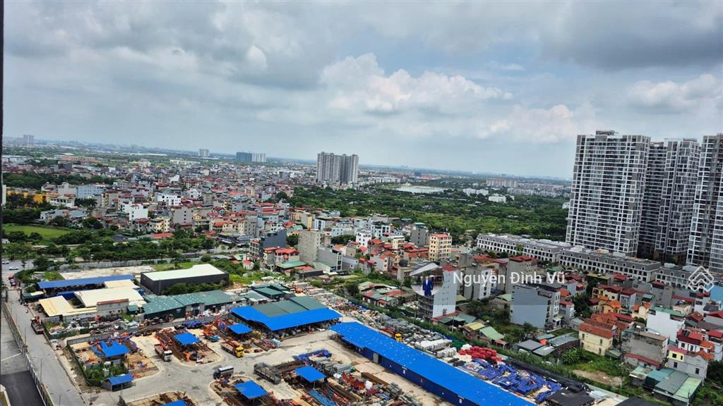 Cho thuê căn stu toà be 2  nhà mới 100%  tầng trung  đồ nguyên bản 5,5tr kbp
