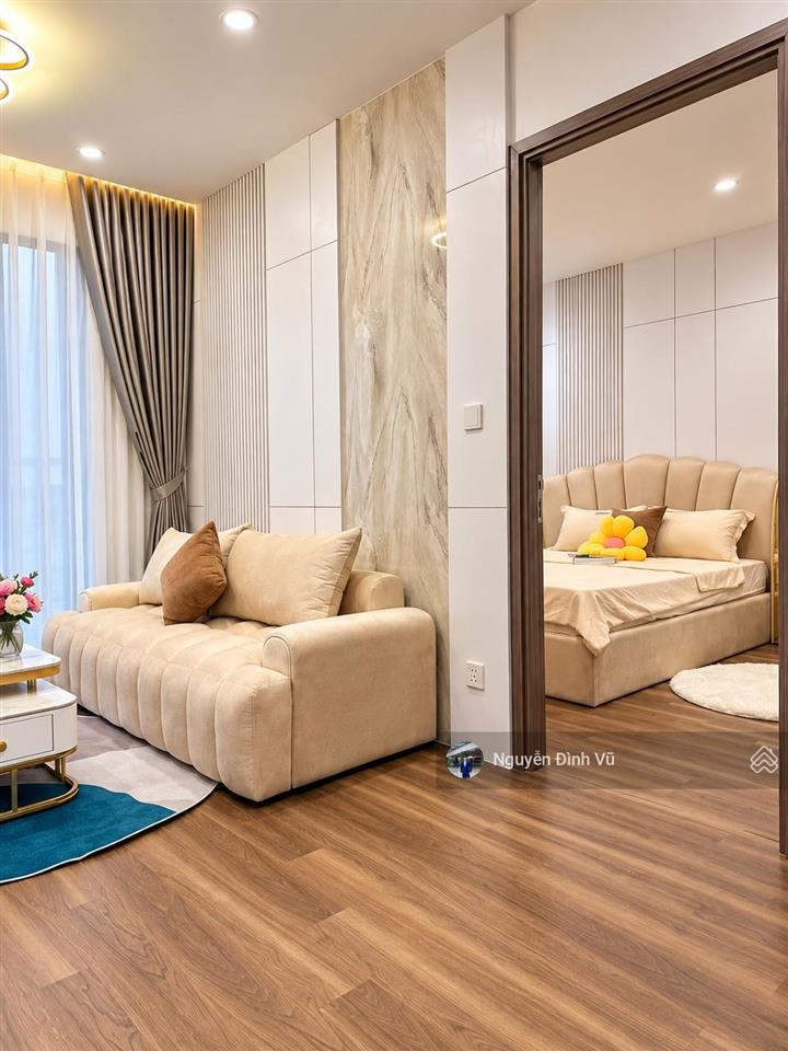 Nhà mới ở ngay  mới 100%  căn 1pn toà be3  giá 3,3 tỷ