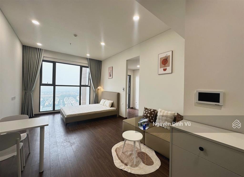 Bán căn stu  toà h  nhà đẹp ở ngay  full đồ  tầng trung  giá 2,55 tỷ