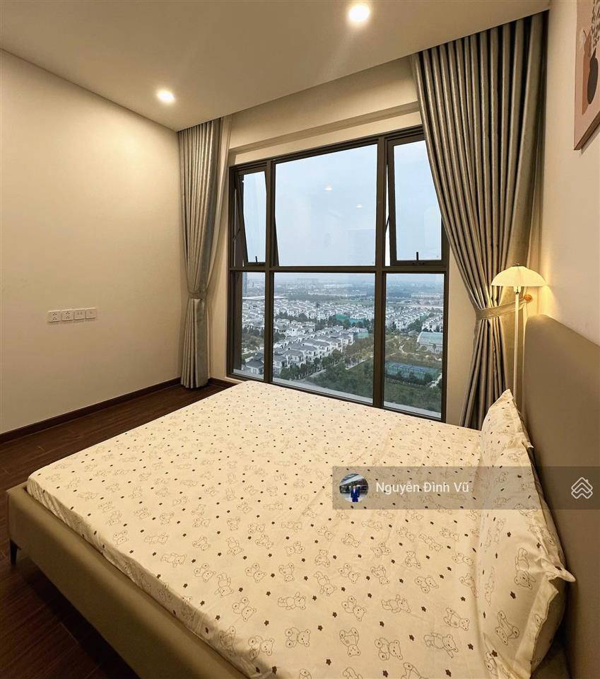 Bán căn stu  toà h  nhà đẹp ở ngay  full đồ  tầng trung  giá 2,55 tỷ