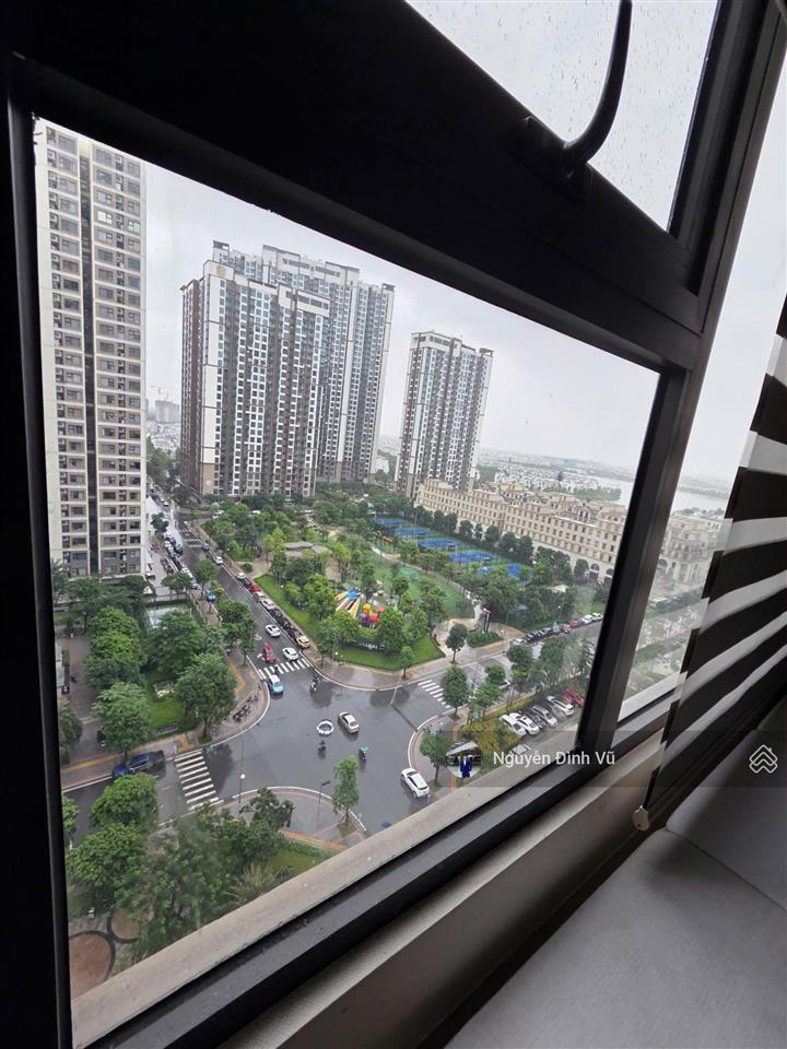 Bán căn 2 phòng ngủ góc  toà s101  nhà đẹp ở ngay  tầng trung  giá 3,4 tỷ
