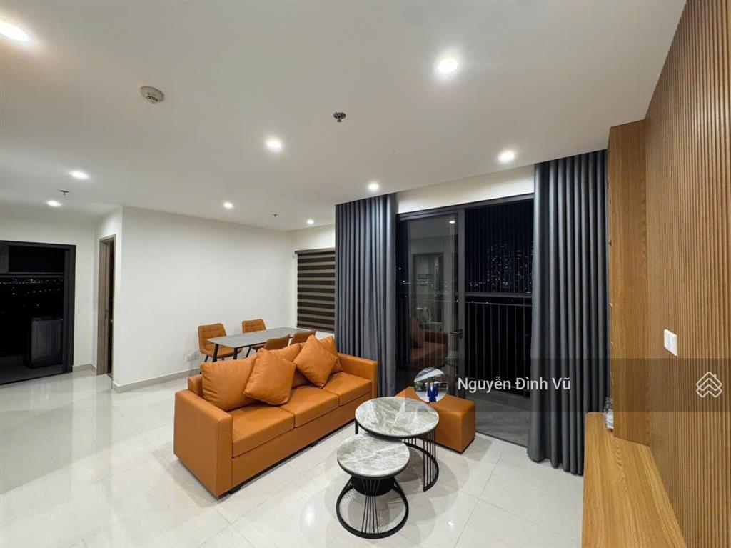 Bán căn 2n góc siêu rẻ  nhà full đồ ở ngay  tầng trung  giá 3,5 tỷ
