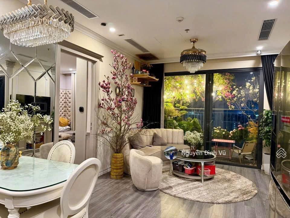 Bán căn 3pn góc  tầng trung view thoáng  nhà đẹp ở ngay  giá 5,8 tỷ