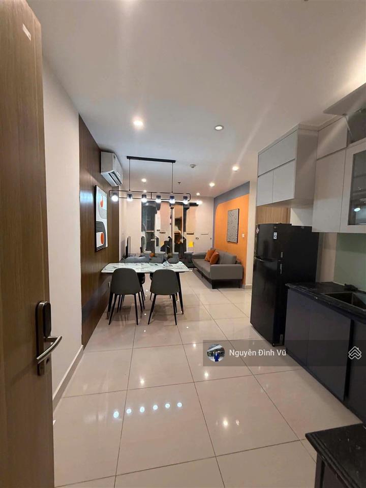 Bán căn 2n1wc  sát vin uni  nhà đẹp ở ngay  tầng trung  giá 2,65 tỷ