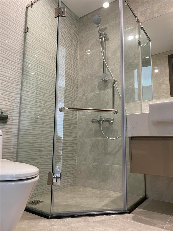 Siêu hot,giá cực tốt,click đi xem là chốt2pn vin west point 65m chỉ 8,2x tỷ,thoáng,hướng đb sẵn sổ