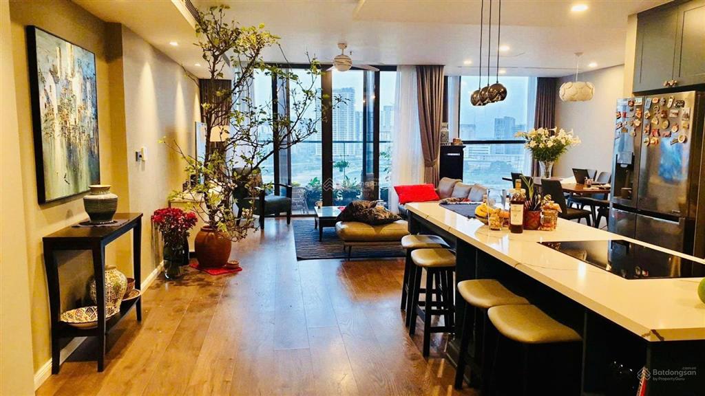 View hồ! giá tốt, click xem ngay,đi xem là ưng liền! 3pn vin skylake 91m2 hướng đn chỉ 14,x tỷ (tl)