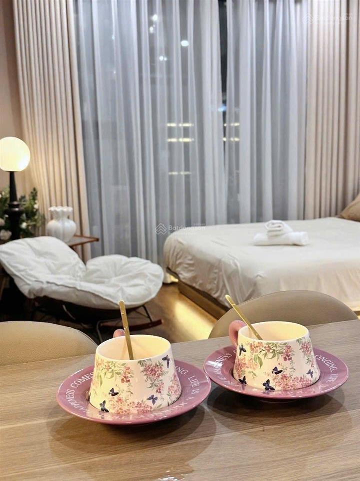 Pháp lý chuẩnccmg| 11,8 tỷ 3pn dcapitale 86,6m/95m2view hồban công đntầng caosẵn sổ