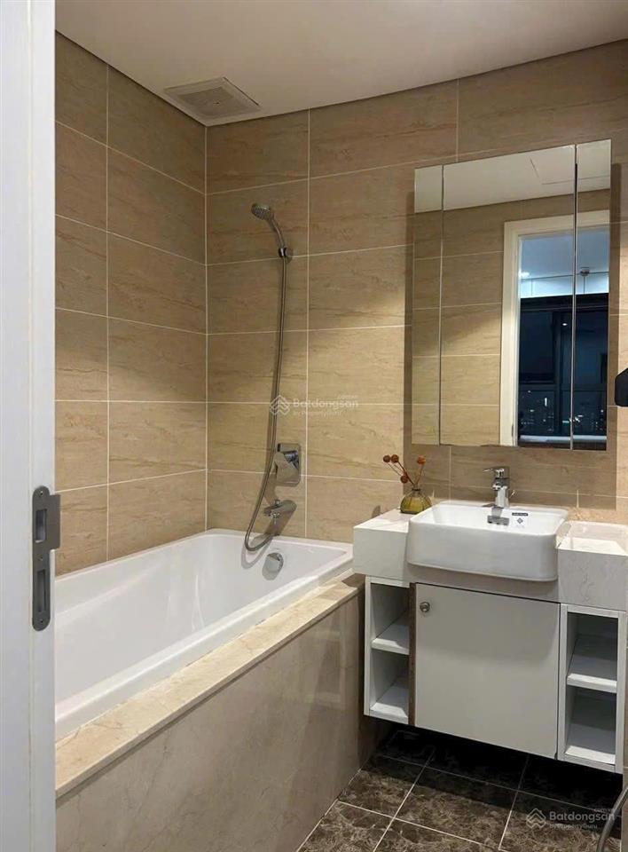 Pháp lý chuẩn  ccmg| 2pn view hồ 8,4 tỷ  dt 63/70m2 hướng đn tầng trung, sẵn sổ bán ngay!