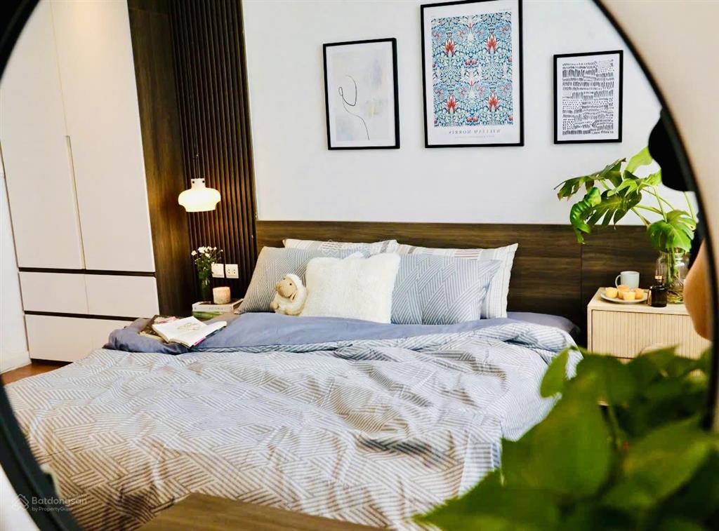 Pháp lýchứng chỉ môi giới| 12,75 tỷ 3pn nt đẹp 95m2 view thẳng hồban công đn, sẵn sổ, có slot oto