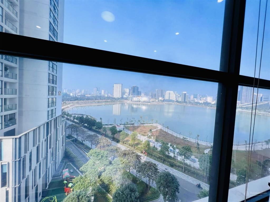 Pháp lý chuẩnccmg| 18,5 tỷ cực hiếm 4pn+1 vinhomes skylakecăn gócview hồ điều hòasẵn sổ