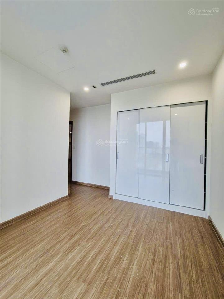 Pháp lý chuẩnccmg| 18,5 tỷ cực hiếm 4pn+1 vinhomes skylakecăn gócview hồ điều hòasẵn sổ
