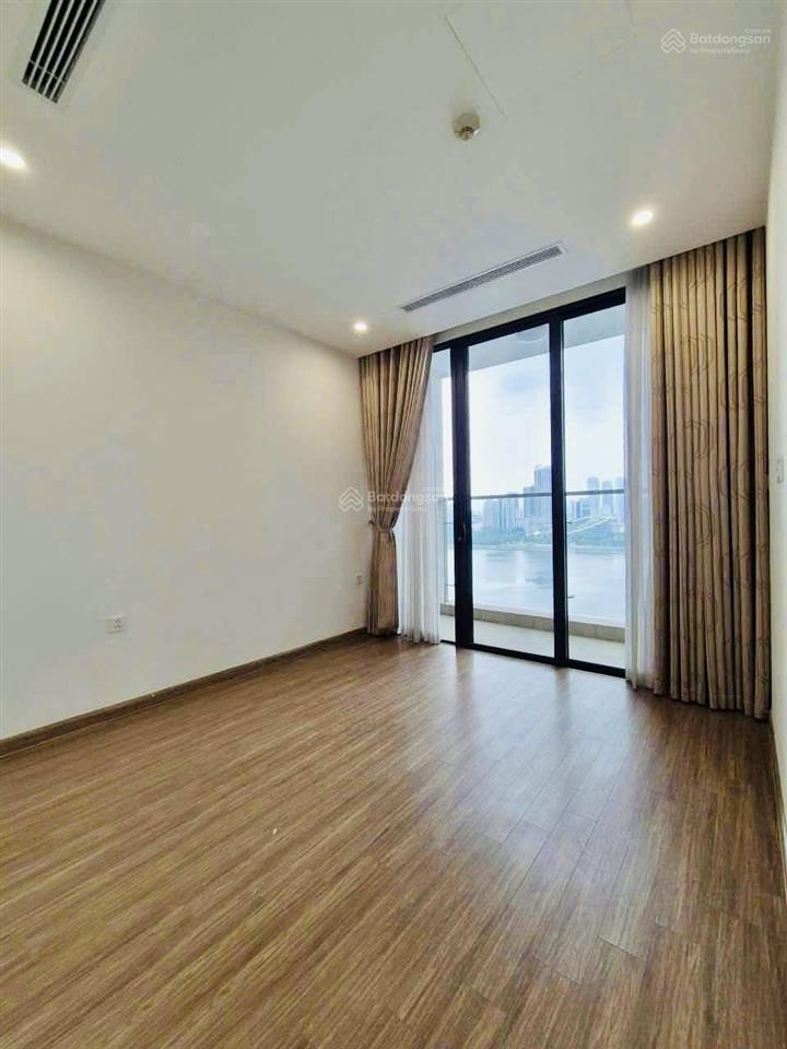 Pháp lý chuẩnccmg| 18,5 tỷ cực hiếm 4pn+1 vinhomes skylakecăn gócview hồ điều hòasẵn sổ
