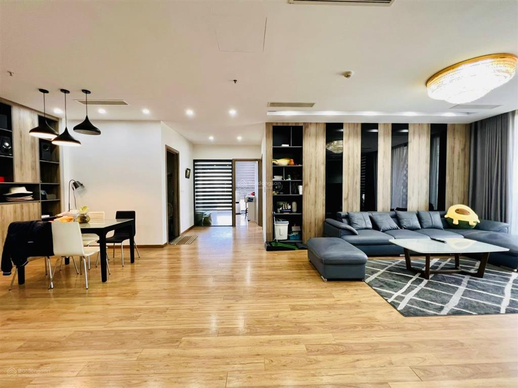 Pháp lý chuẩnccmg| 18,5 tỷ cực hiếm 4pn+1 vinhomes skylakecăn gócview hồ điều hòasẵn sổ