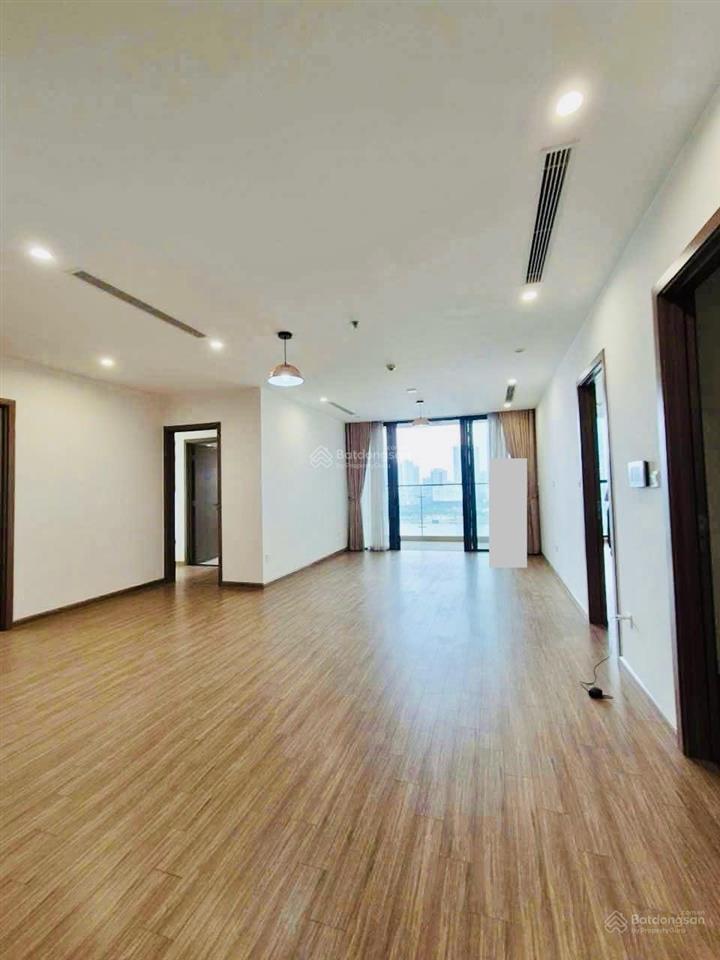 Pháp lý chuẩnccmg| 18,5 tỷ cực hiếm 4pn+1 vinhomes skylakecăn gócview hồ điều hòasẵn sổ