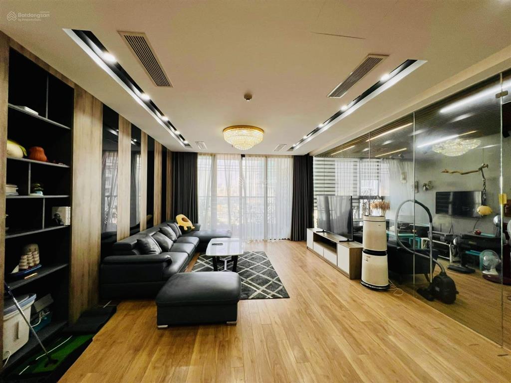 Pháp lý chuẩnccmg| 18,5 tỷ cực hiếm 4pn+1 vinhomes skylakecăn gócview hồ điều hòasẵn sổ