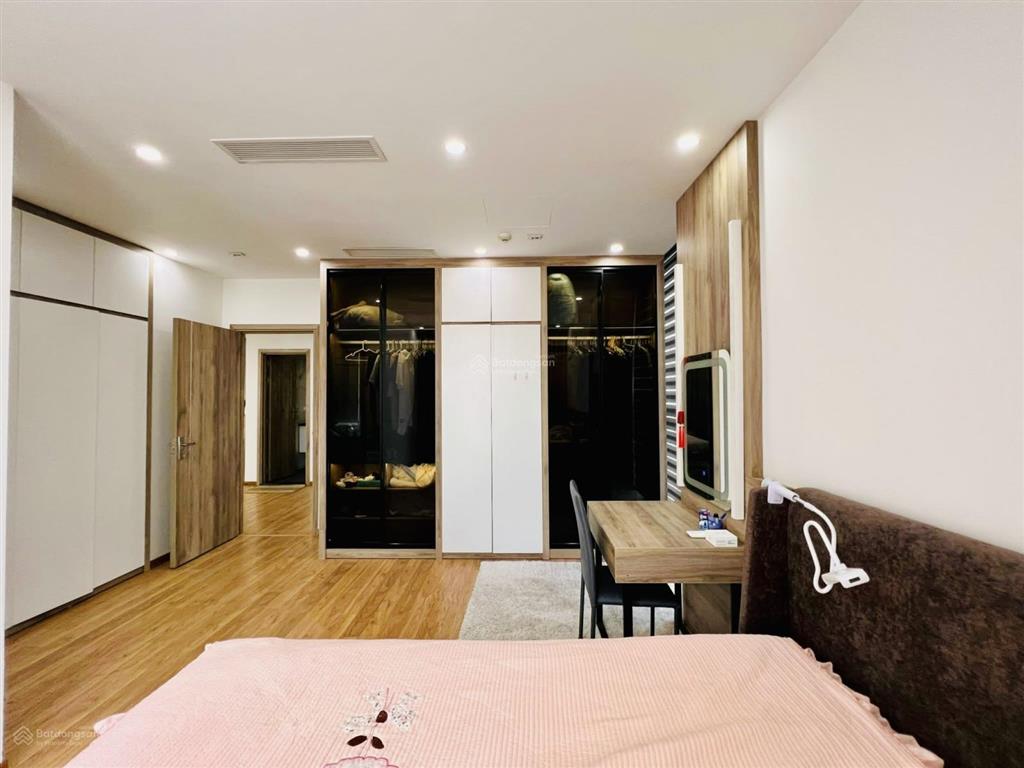 Pháp lý chuẩnccmg| 18,5 tỷ cực hiếm 4pn+1 vinhomes skylakecăn gócview hồ điều hòasẵn sổ