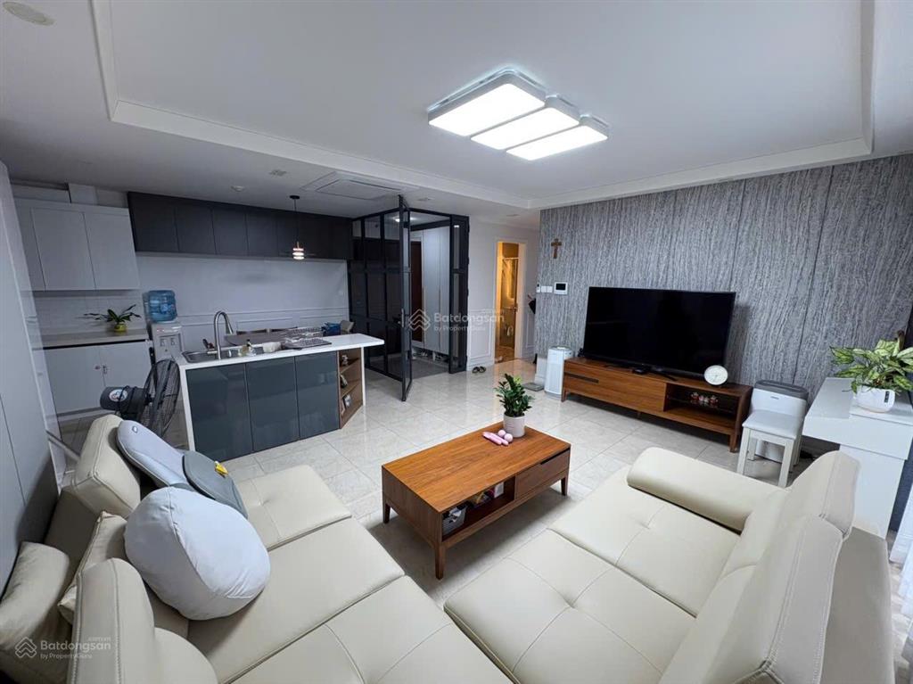 Pháp lý chuẩnccmg| 14,5tỷcực hiếm view hồ, 3pn căn gócvinhomes dcapitaleban công đn106,3/121m²