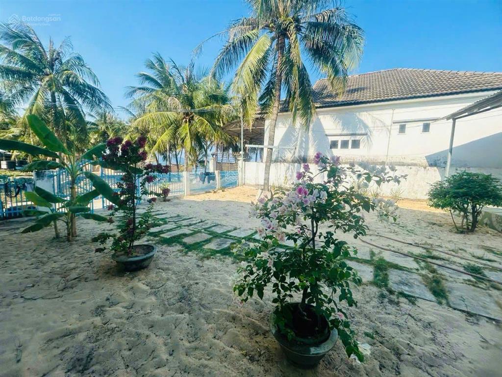 Bán đất 300m2 có sẵn nhà sạch sẽ tại sát mặt biển phú yên