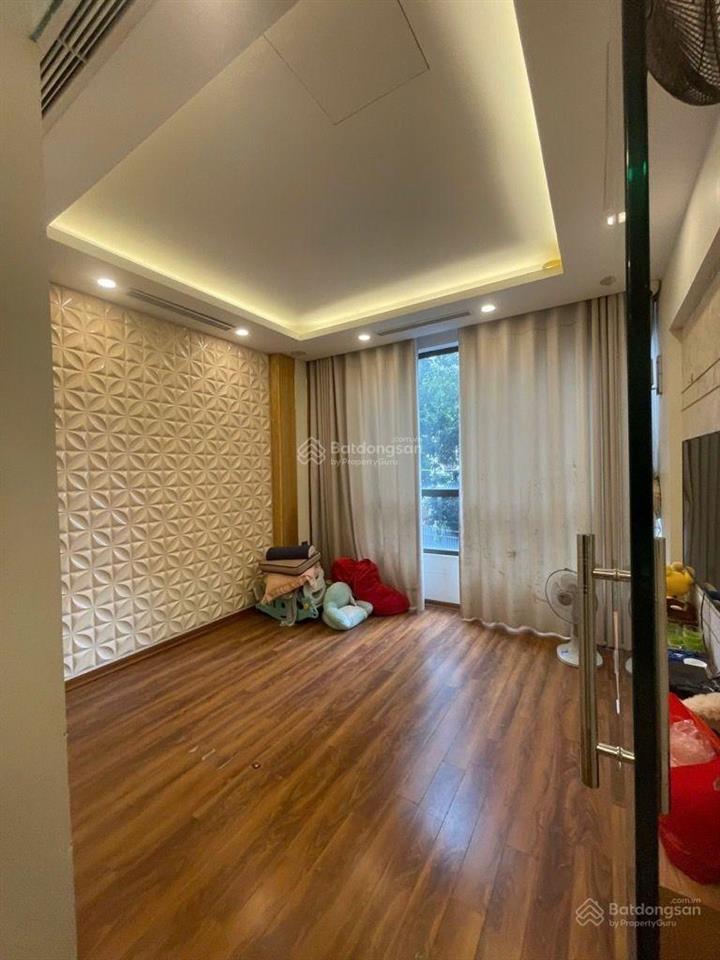 Chính chủ cần bán gấp nhà khu đt đại kim diện tích 55.5m2 6 tầng thang máy...