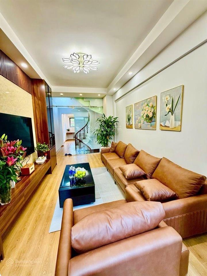 Bán nhà ngay quận ủy hoàng mai  ô tô trong nhà  ngõ nông  nhà đẹp diện tích 38m2 5 tầng giá tố