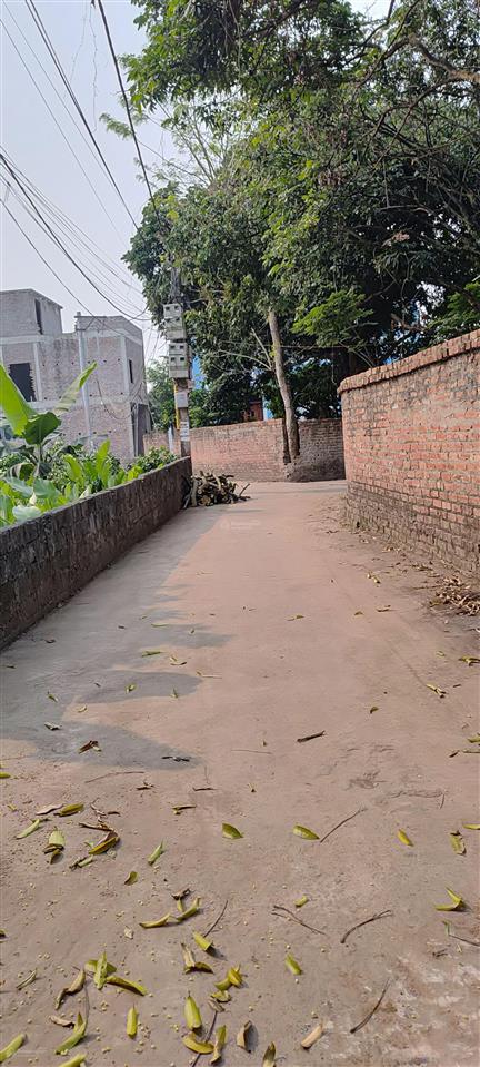 Chính chủ cần bán gấp lô đất 210m2 lô góc thoáng 3 mặt tiền ô tô tránh vào đất. ngay cạnh nhà văn