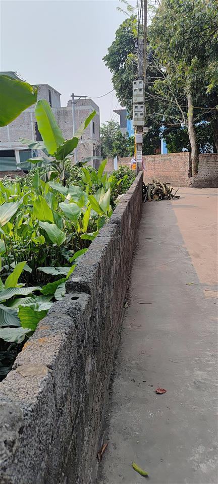 Chính chủ cần bán gấp lô đất 210m2 lô góc thoáng 3 mặt tiền ô tô tránh vào đất. ngay cạnh nhà văn