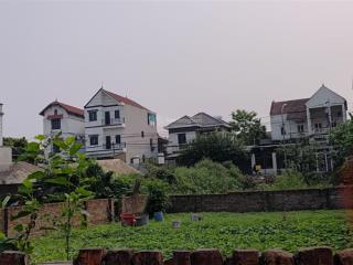 Chính chủ cần bán gấp lô đất 210m2 lô góc thoáng 3 mặt tiền ô tô tránh vào đất. ngay cạnh nhà văn