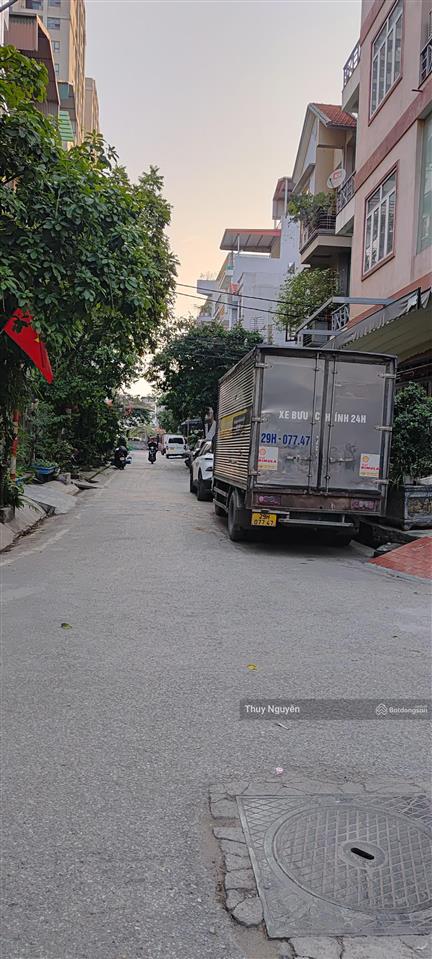 Hàng xóm nhà mình nhờ bán nhà khu phân lô tam trinh diện tích 90m2 xây dựng 7 tầng thang máy.