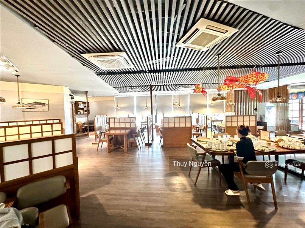 Bán siêu phẩm hiếm mặt phố vị trí độc tôn có 102 trung tâm hai bà trưng diện tích 210m2