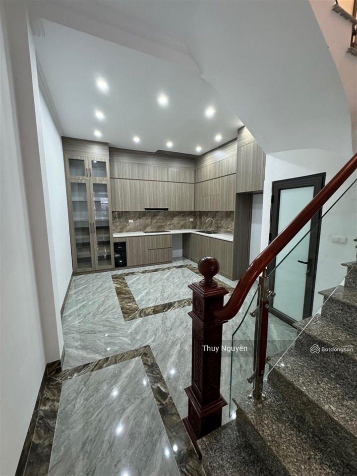 Bán nhà phân lô gần phố thang máy 6pn khép kín hơn 12 tỷ nhà mới kính koong.