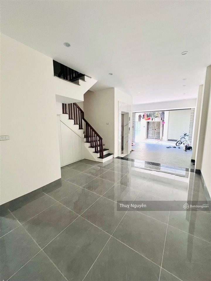 Bán nhà phố lĩnh nam diện tích 55.5m² 6 tầng thang máy  ô tô vào nhà  lô góc 3 thoáng  ngõ n