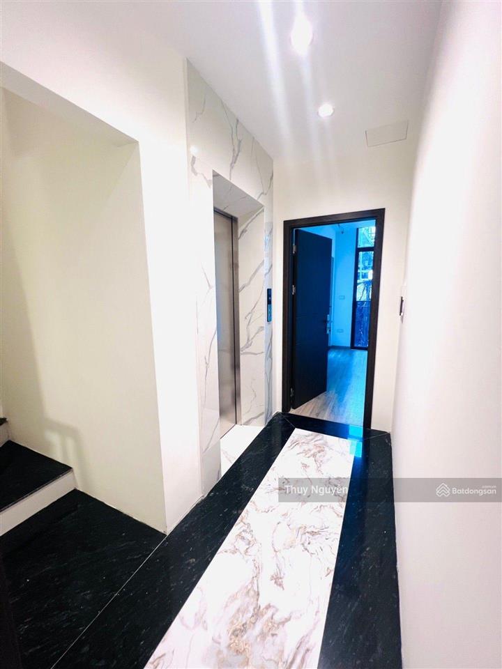 Bán nhà phố lĩnh nam diện tích 55.5m² 6 tầng thang máy  ô tô vào nhà  lô góc 3 thoáng  ngõ n