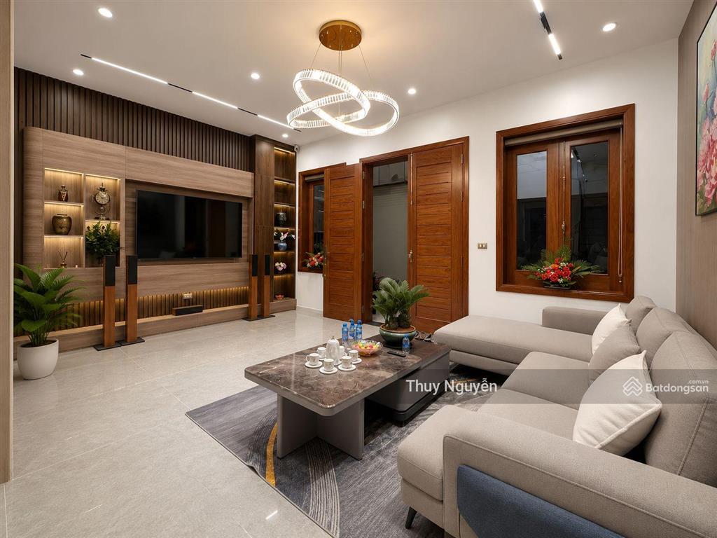 Bán nhà đẹp phố bạch mai hiếm thang máy ô tô đỗ cửa full nội thất cao cấp vị trí vàng